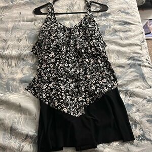 Croft & Barrow Elegant Black Dress with White Floral Accents